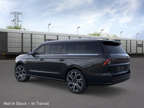 New 2026 Lincoln Navigator L Black Label AWD/4WD image 4