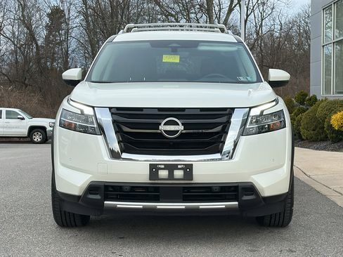 Certified 2023 Nissan Pathfinder SL image 3