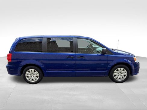 Used 2019 Dodge Grand Caravan SE w/ UConnect Hands-Free Group FWD image 4