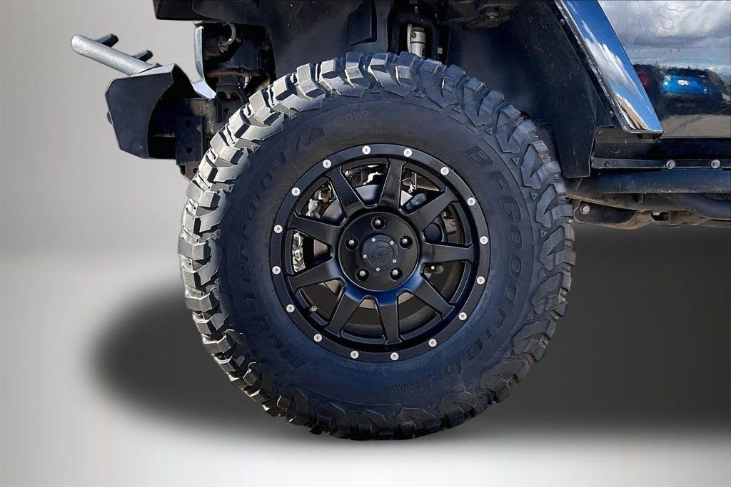 Used 2016 Jeep Wrangler Unlimited Sahara AWD/4WD image 28