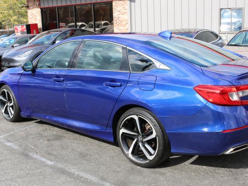 Used 2018 Honda Accord Sport image 6