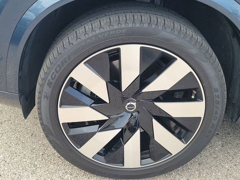 Certified 2023 Volvo XC90 T8 Ultimate w/ Protection Package Premier image 11