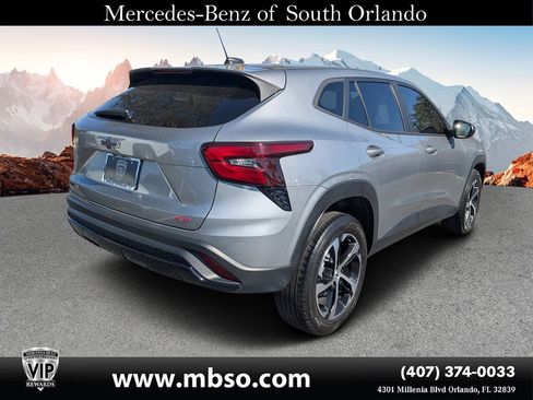 Used 2024 Chevrolet Trax RS w/ Driver Confidence Package image 15