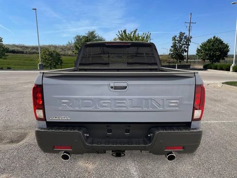 New 2026 Honda Ridgeline Black Edition image 4