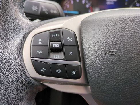 Used 2022 Ford Explorer Limited w/ Equipment Group 301A RWD image 27