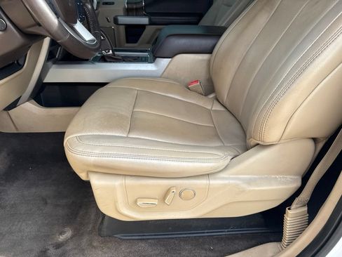 Used 2018 Ford F150 Lariat w/ Equipment Group 502A Luxury AWD/4WD image 15
