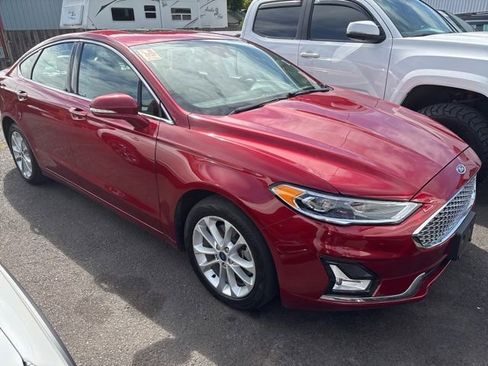 Used 2019 Ford Fusion Energi Titanium FWD image 3