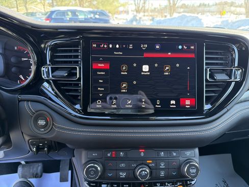 Certified 2025 Dodge Durango R/T image 36