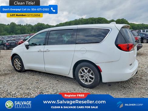 Used 2017 Chrysler Pacifica LX FWD image 3