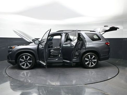 Used 2024 Honda Pilot Touring image 45