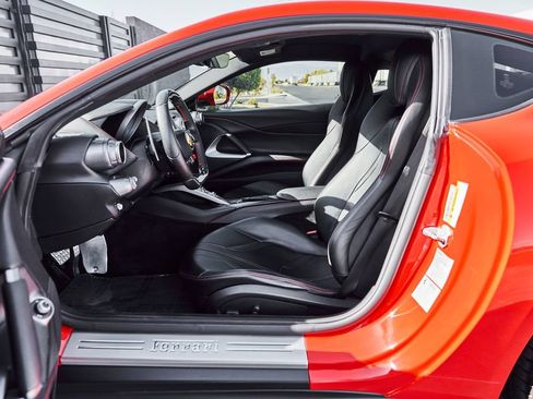 Used 2020 Ferrari 812 Superfast RWD image 32