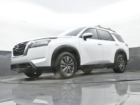 Used 2025 Nissan Pathfinder SV AWD/4WD image 29