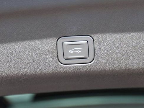 New 2026 Chevrolet Suburban High Country AWD/4WD image 11
