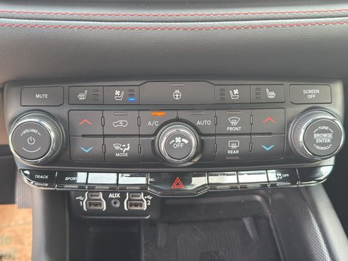 Used 2023 Dodge Durango R/T w/ Tow 'N Go Package AWD/4WD image 22