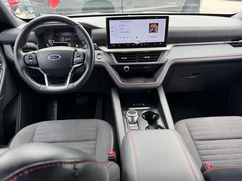 Used 2025 Ford Explorer ST-Line w/ ST-Line Street Pack AWD/4WD image 13