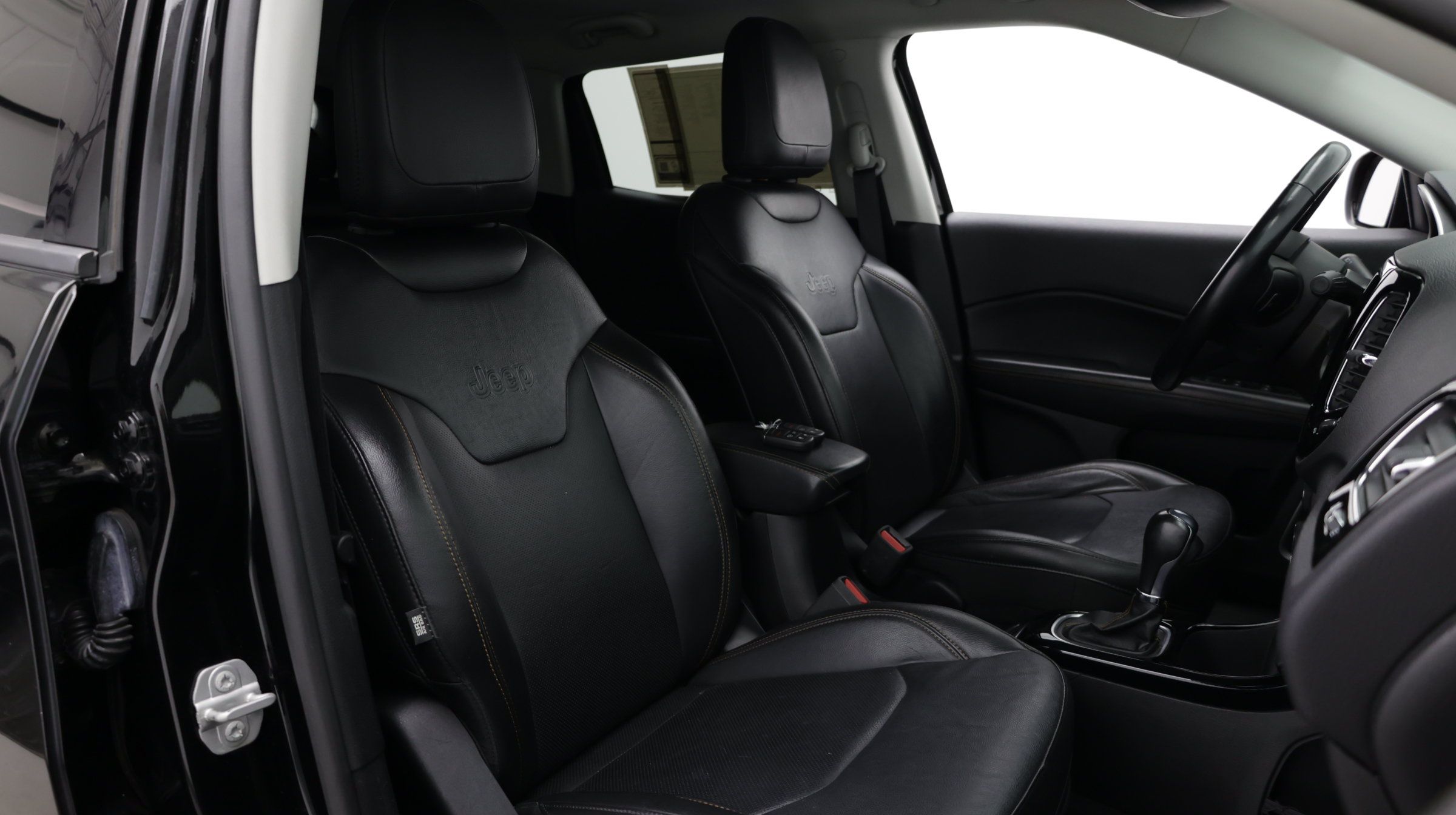 Used 2020 Jeep Compass Limited FWD image 39