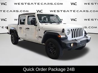 Used 2020 Jeep Gladiator Sport video 2
