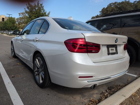 Used 2018 BMW 328d Sedan w/ Premium Package RWD image 4