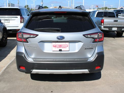Used 2025 Subaru Outback Touring XT AWD/4WD image 7