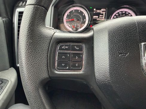 Used 2020 RAM 1500 Classic SLT AWD/4WD image 28