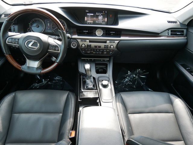 Used 2016 Lexus ES 350 w/ Premium Package w/Wood Trim FWD image 12
