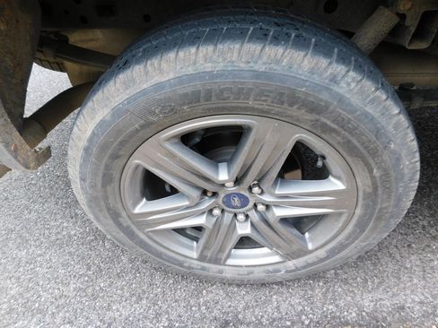 Used 2020 Ford F150 Lariat image 7