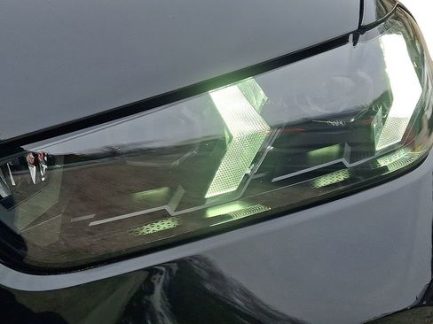 Used 2026 BMW X5 xDrive40i w/ Executive Package image 10