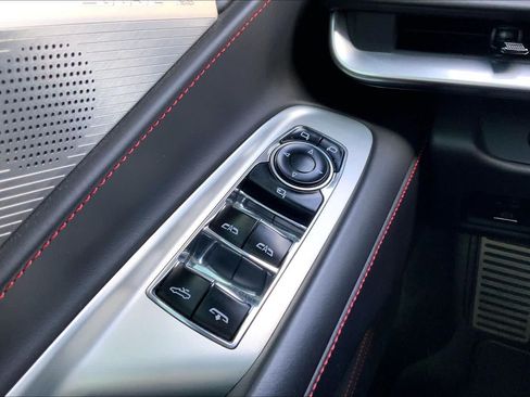 Certified 2021 Chevrolet Corvette Stingray Premium Conv w/ Z51 Performance Package RWD image 29