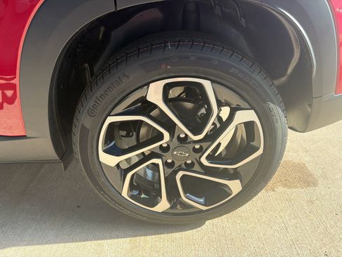 New 2026 Chevrolet Trax RS w/ Sunroof Package FWD image 12
