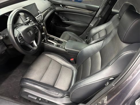 Used 2018 Honda Accord Sport image 12