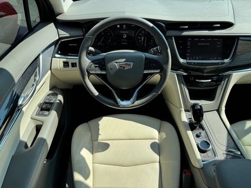 Used 2023 Cadillac XT6 Premium Luxury w/ Technology Package FWD image 24
