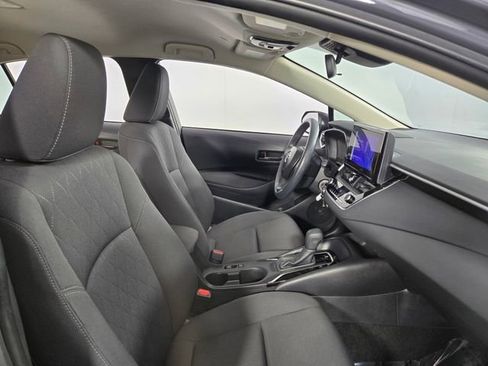 Used 2025 Toyota Corolla LE FWD image 15