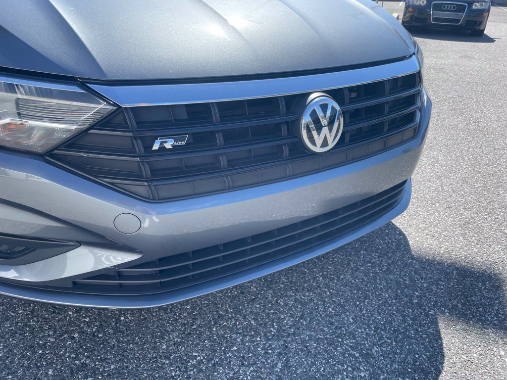 Used 2019 Volkswagen Jetta R-Line w/ R-Line Cold Weather Package FWD image 5