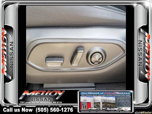 Used 2025 Jeep Grand Cherokee Laredo image 7