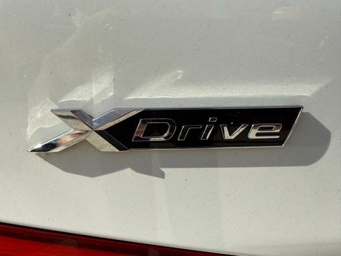 Used 2018 BMW 530i xDrive AWD/4WD image 38