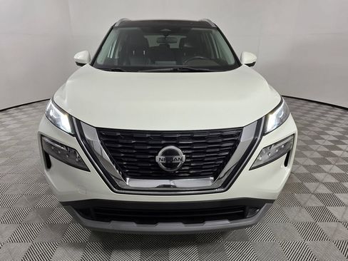 Used 2021 Nissan Rogue SV w/ Premium Package FWD image 2