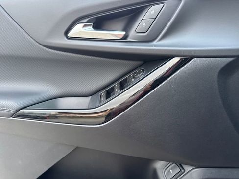 New 2026 Chevrolet Equinox LT w/ Convenience Package II image 19