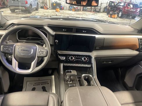 Used 2023 GMC Sierra 1500 Denali AWD/4WD image 18