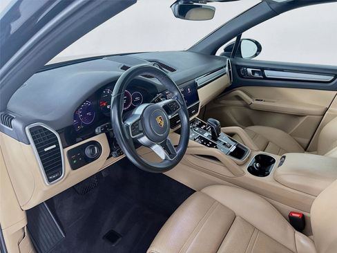 Certified 2023 Porsche Cayenne Platinum Edition AWD/4WD image 4
