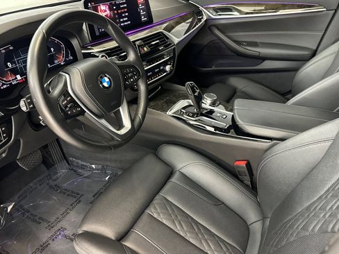 Certified 2023 BMW 530i w/ Convenience Package image 4