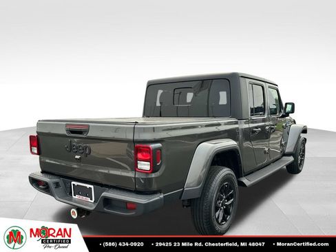 Used 2022 Jeep Gladiator Sport AWD/4WD image 5