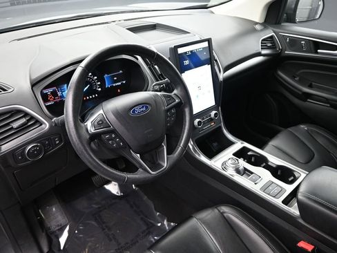 Used 2022 Ford Edge Titanium w/ Equipment Group 301A image 17
