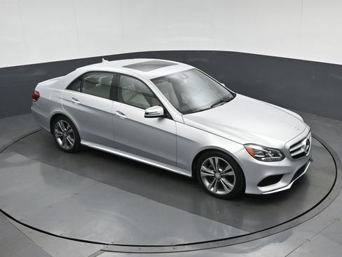 Used 2016 Mercedes-Benz E 350 Sedan w/ Premium Package image 59