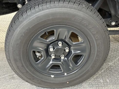 Used 2024 Jeep Gladiator Sport image 8