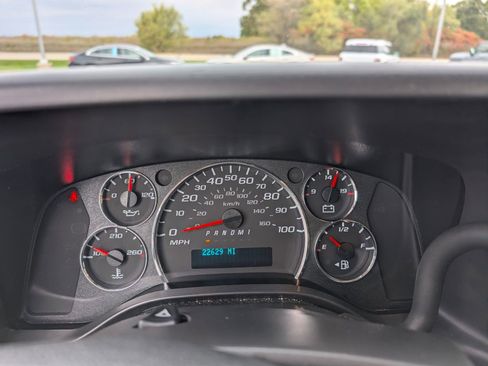 Used 2024 Chevrolet Express 2500 w/ Driver Convenience Package image 9
