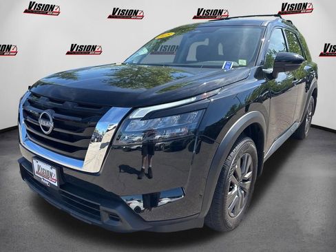 Used 2025 Nissan Pathfinder SV AWD/4WD image 1