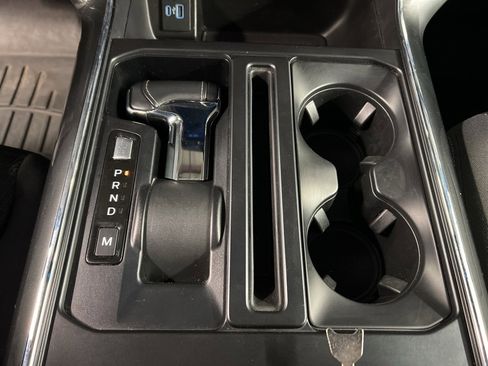 Certified 2022 Ford F150 XLT w/ Equipment Group 302A High image 16