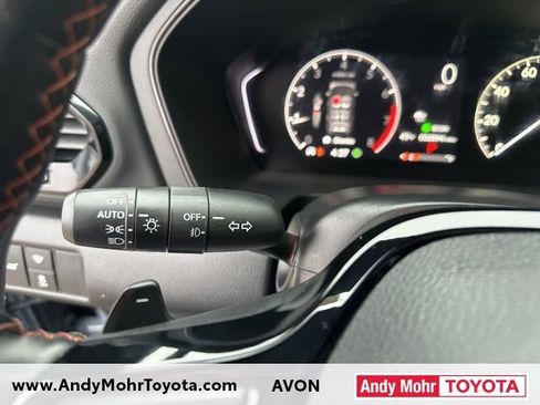 Used 2023 Honda Pilot TrailSport image 17