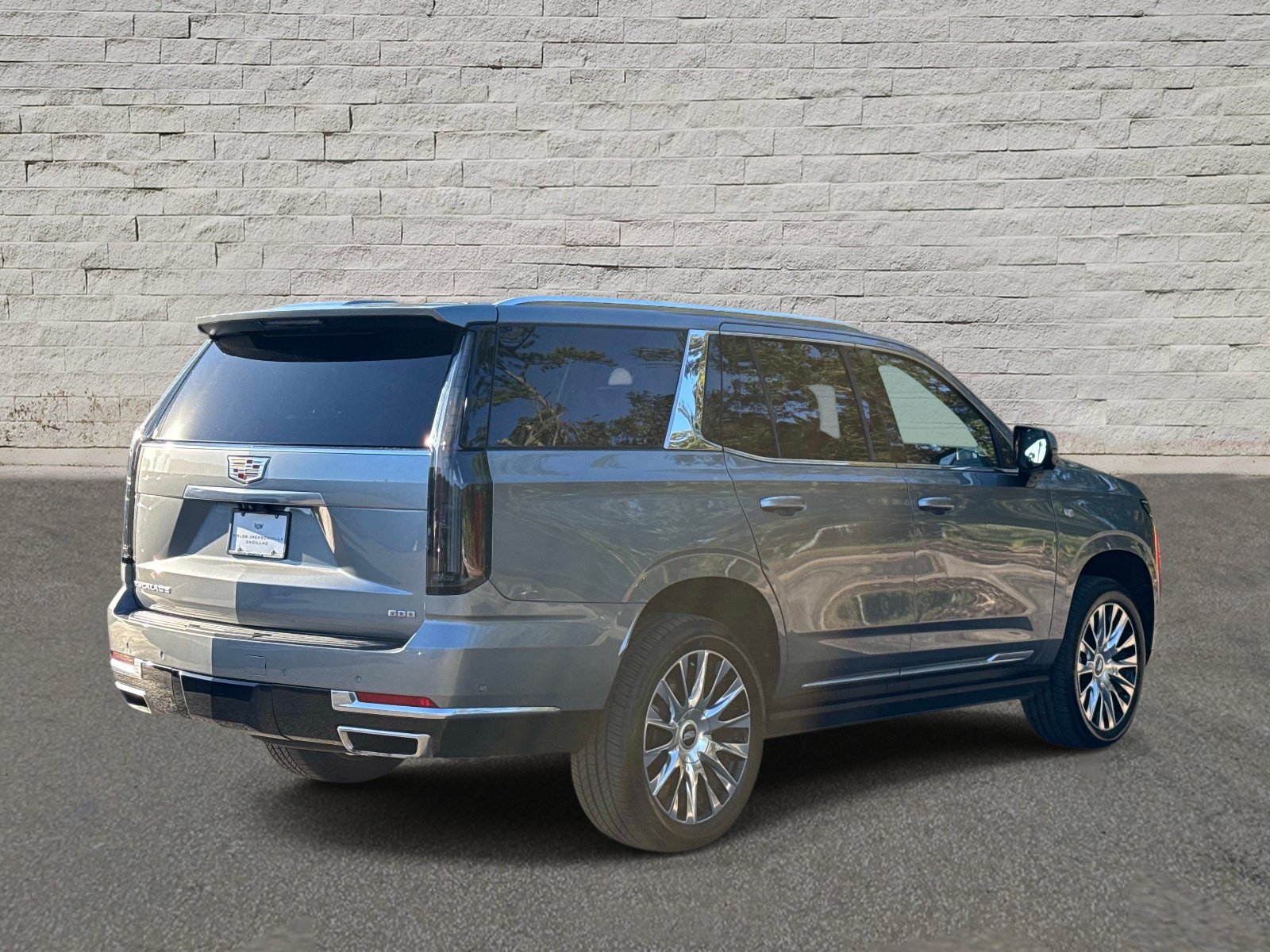 Used 2026 Cadillac Escalade Platinum Luxury w/ LPO, Floor Liner Package AWD/4WD image 5