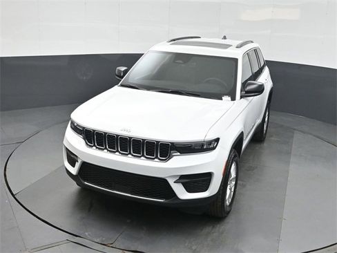 New 2025 Jeep Grand Cherokee Laredo image 35
